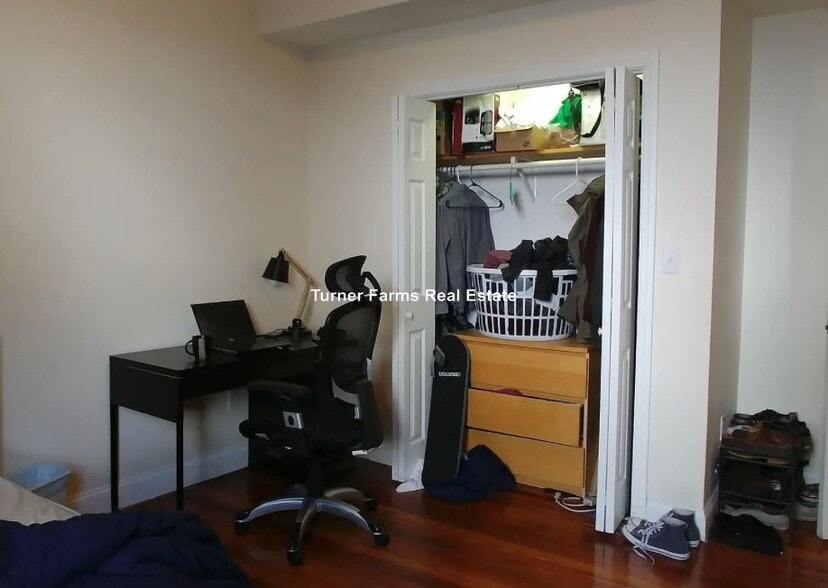 Building Photo - 84 Line St