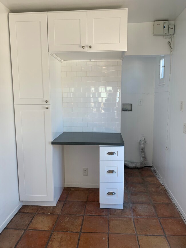 Building Photo - 3781 Greenwood Ave