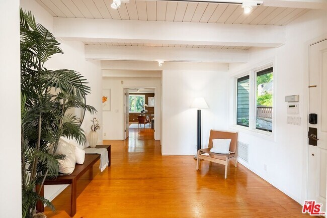 Building Photo - 21338 Colina Dr