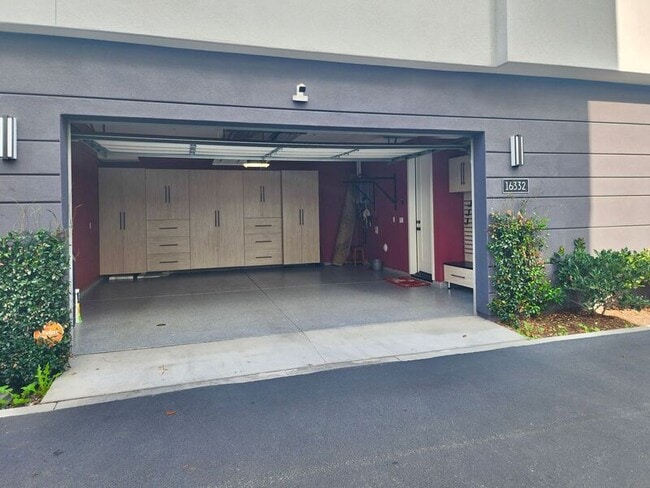 Building Photo - 16332 Dawn Wy