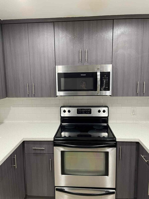 Building Photo - 21 SE 13th St