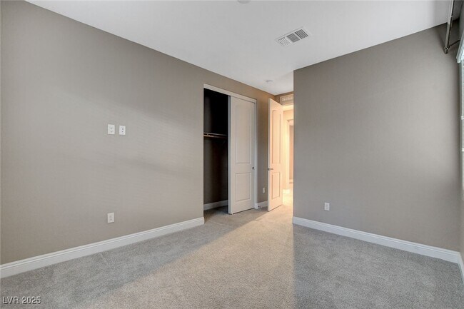 Building Photo - 12217 Nasino Ave