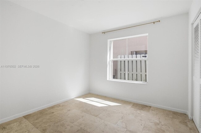 Building Photo - 922 Falling Water Rd