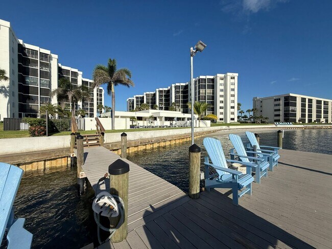 Building Photo - Luxury, furnished seasonal rental, Tequest...