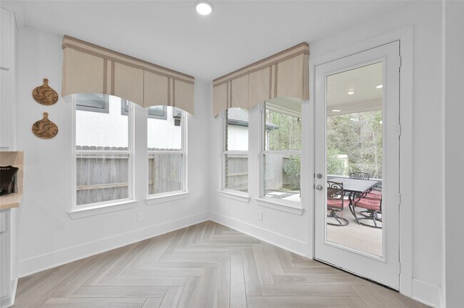 Building Photo - 1145 Lake House Dr