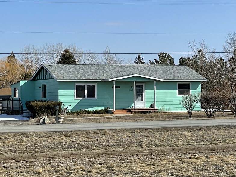 Primary Photo - 2555 Valley Dr