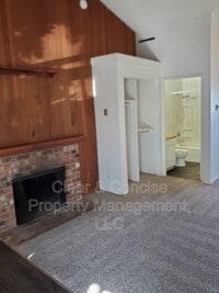 Building Photo - 411 W 15th Ave