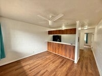 Building Photo - 1 Bedroom / 1 Bathroom Apartment – Near Kalama Beach Park