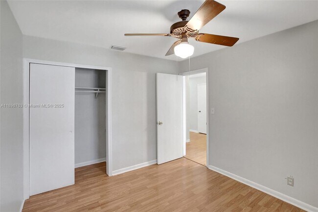 Building Photo - 5386 Balsam Terrace