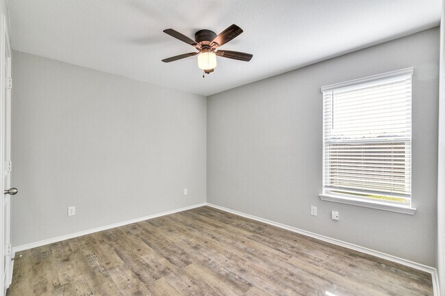 Building Photo - 16831 Silent Pines Ct