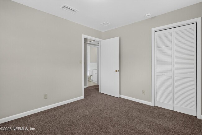 Building Photo - 2618 Arlex Dr E