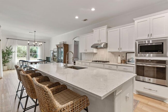 Building Photo - 224 Magnolia Blossom Cove