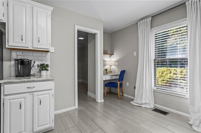 Building Photo - 28 Huntington Pl Dr