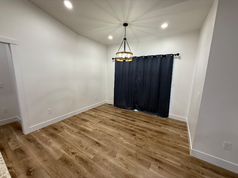 Building Photo - 2902 E 3400 N