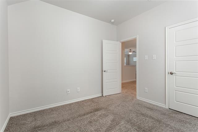 Building Photo - 2148 Miramar Dr