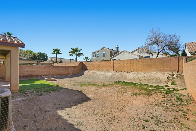 Building Photo - Single Story Stunner in Silverado Ranch!