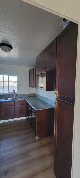 Building Photo - 400 E Hullett St