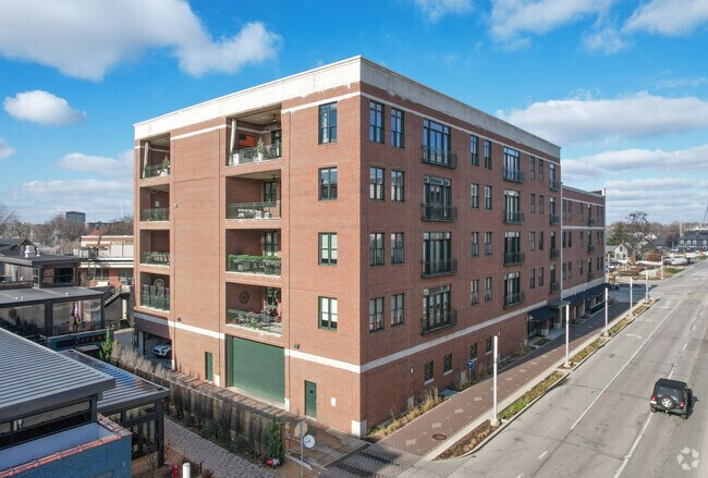 Building Photo - 757 Mass Ave