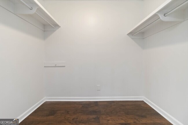 Building Photo - 46 Le Parc Fontaine