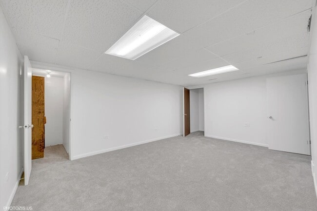 Building Photo - 854 Cambridge Pl