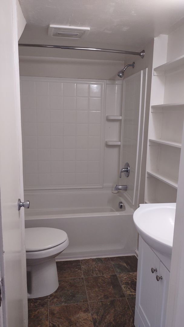 Building Photo - 521 T St