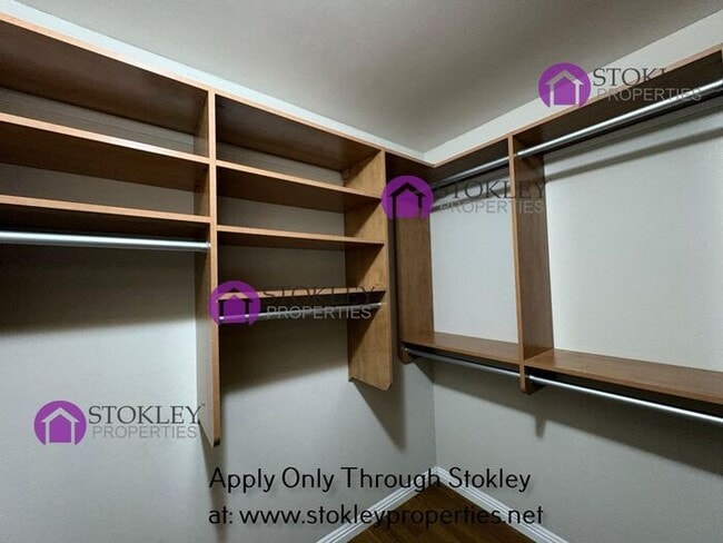 Building Photo - 323 Thistle Cir