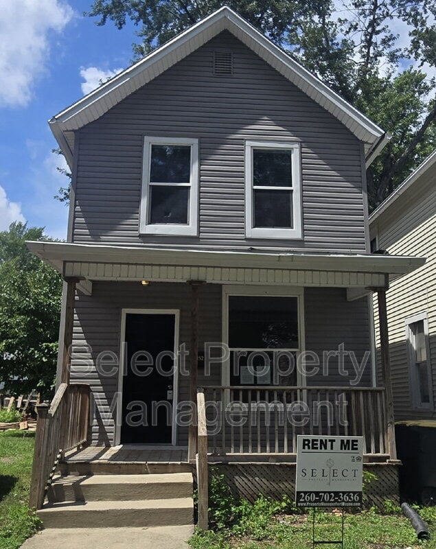 Building Photo - 2152 Fox Ave