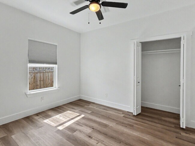 Building Photo - Modern 3-Bedroom Home Near Downtown