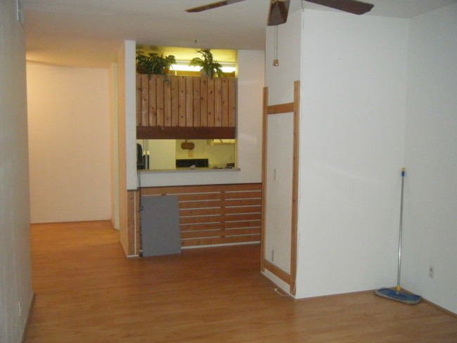 Building Photo - 500 S Berendo St