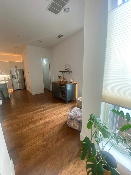 Building Photo - 5705 Bryan Pky