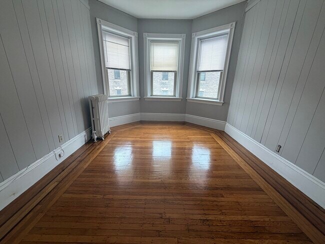 Building Photo - 11 Park St