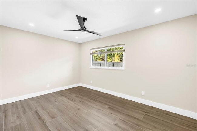 Building Photo - 4891 Venetian Blvd NE