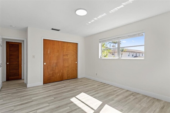 Building Photo - 493 NW 43rd St