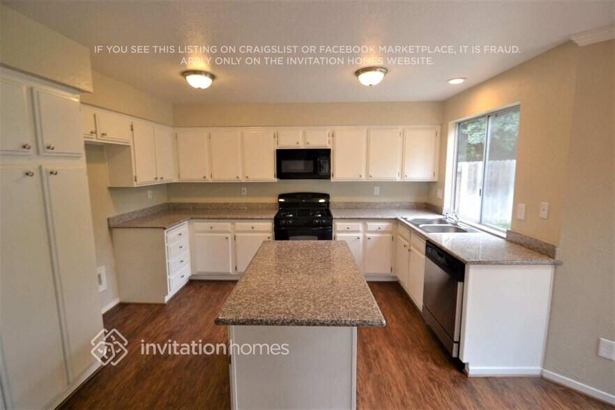 Building Photo - 418 Stoneybrook Ln