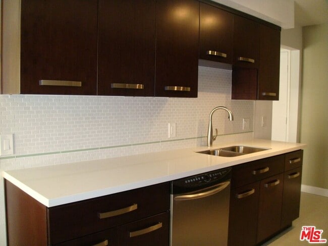 Building Photo - 1730 Camino Palmero St