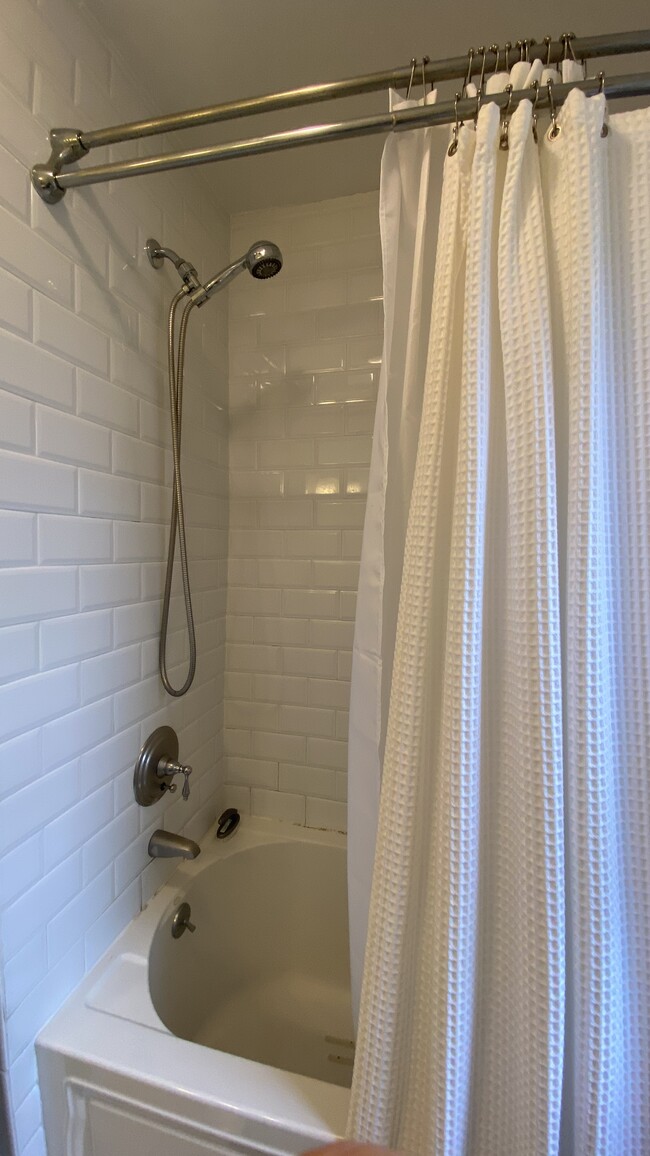 Deep soaking tub & shower - 381 Bedford Rd