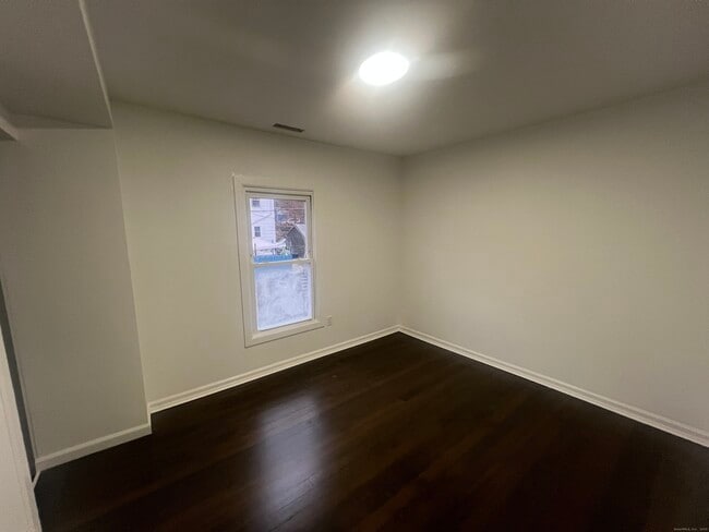 Building Photo - 28 Wall St