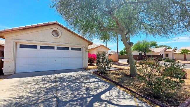 Building Photo - Newly Renovated 3 Bedroom 2 Bath