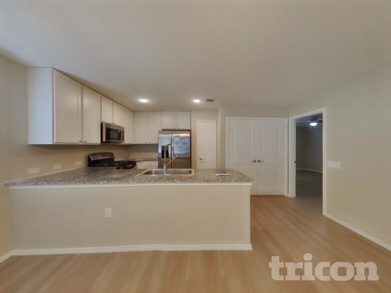 Building Photo - 5711 Raven Pl