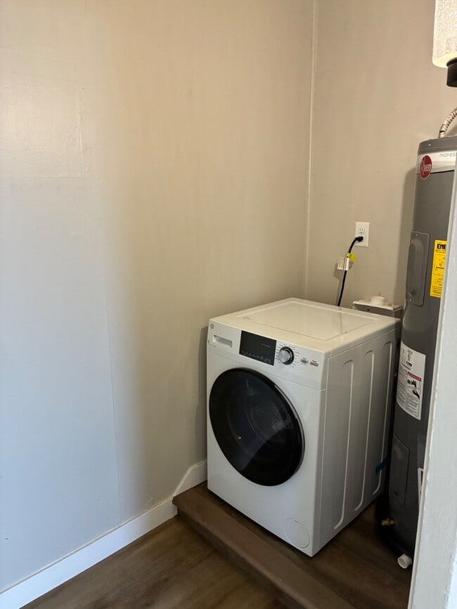 Building Photo - 2021 18th St