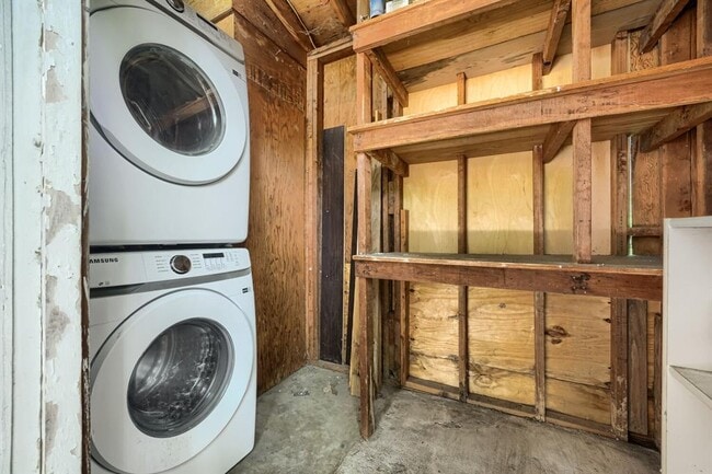 Building Photo - 8308 Hathaway Dr