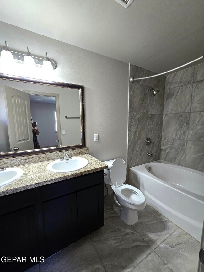 Building Photo - 3857 Loma Cortez Dr