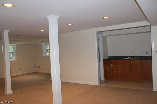 Building Photo - 1205 Long Hill Rd