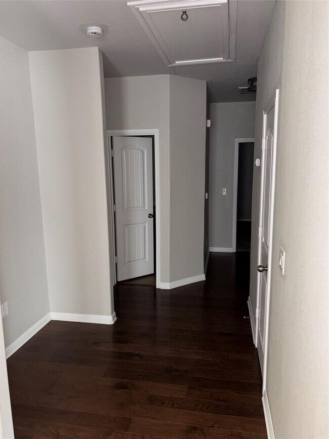 Building Photo - 634 River Bluff Cir