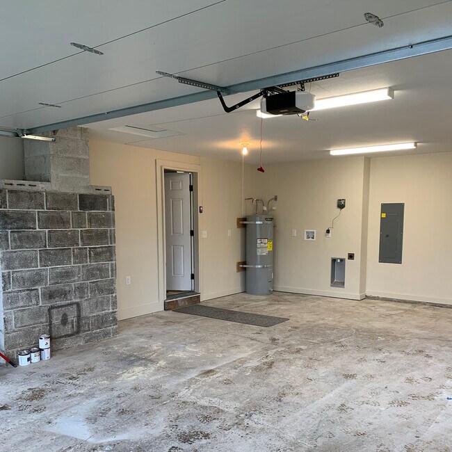 Building Photo - 13919 NE 79th St