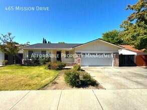 Building Photo - 465 Mission Dr