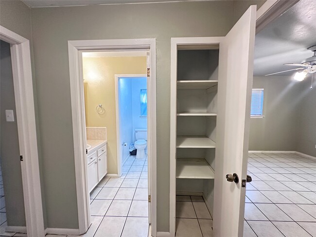 Building Photo - 1713 Mermaid Dr