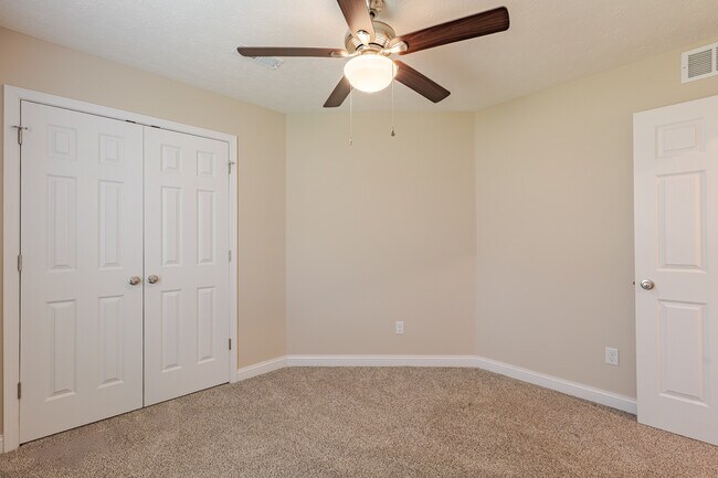 Building Photo - 305 Breckinridge Cir