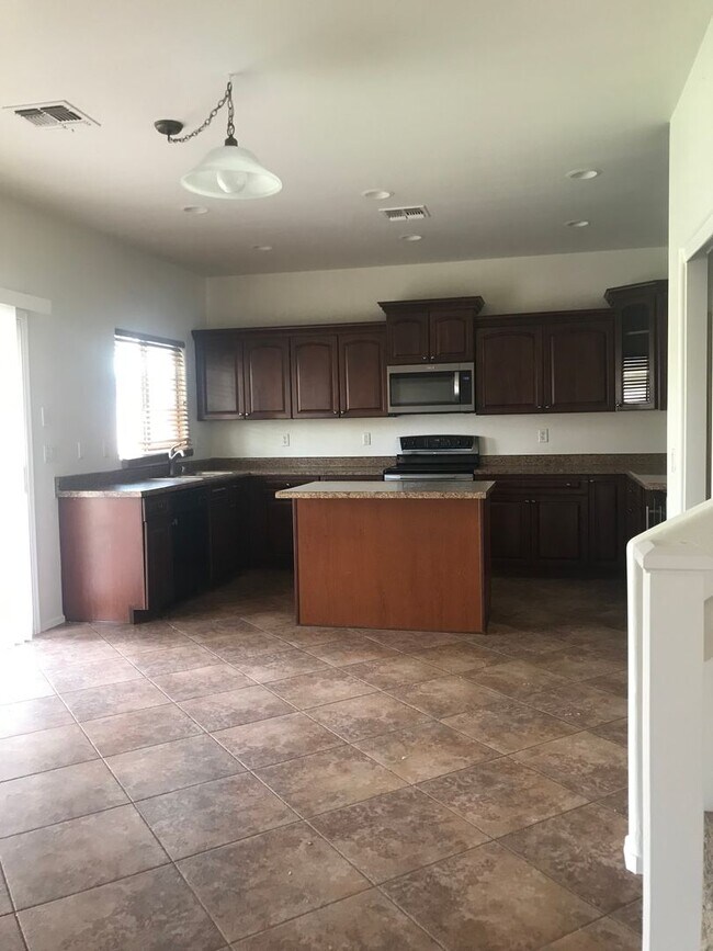Building Photo - 14666 W Mauna Loa Ln