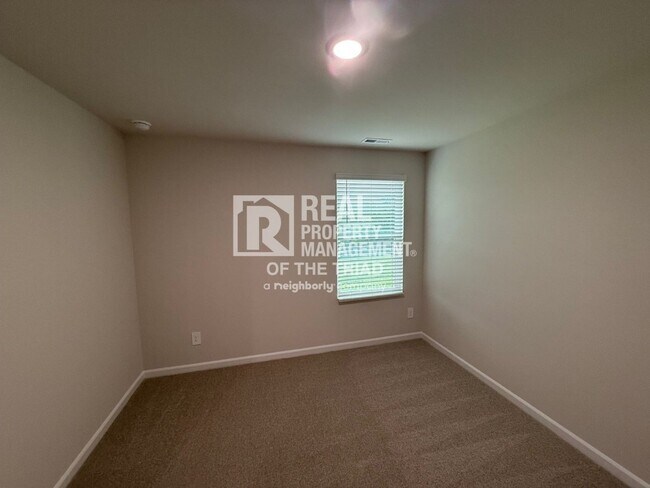 Building Photo - 2262 Cherry Ln